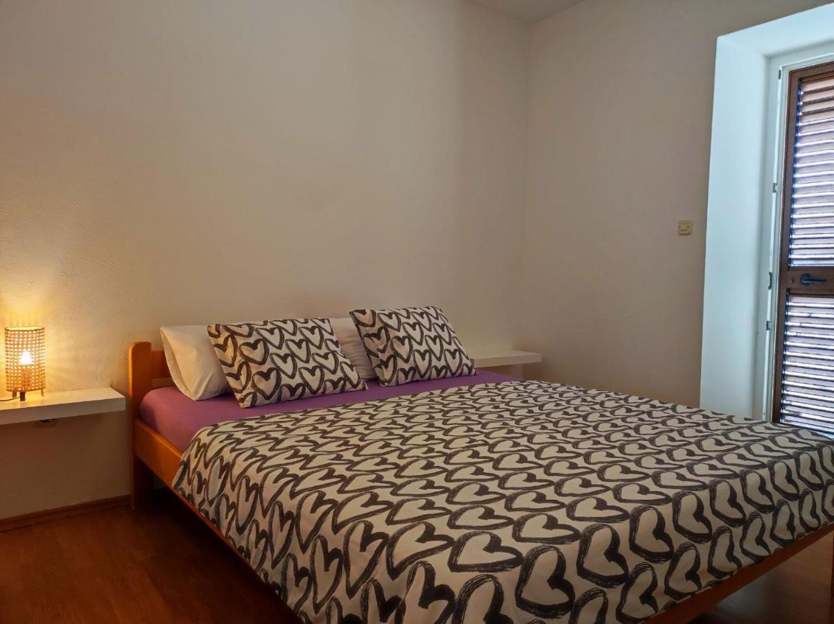 Apartment Rose Đảo Krk Ngoại thất bức ảnh