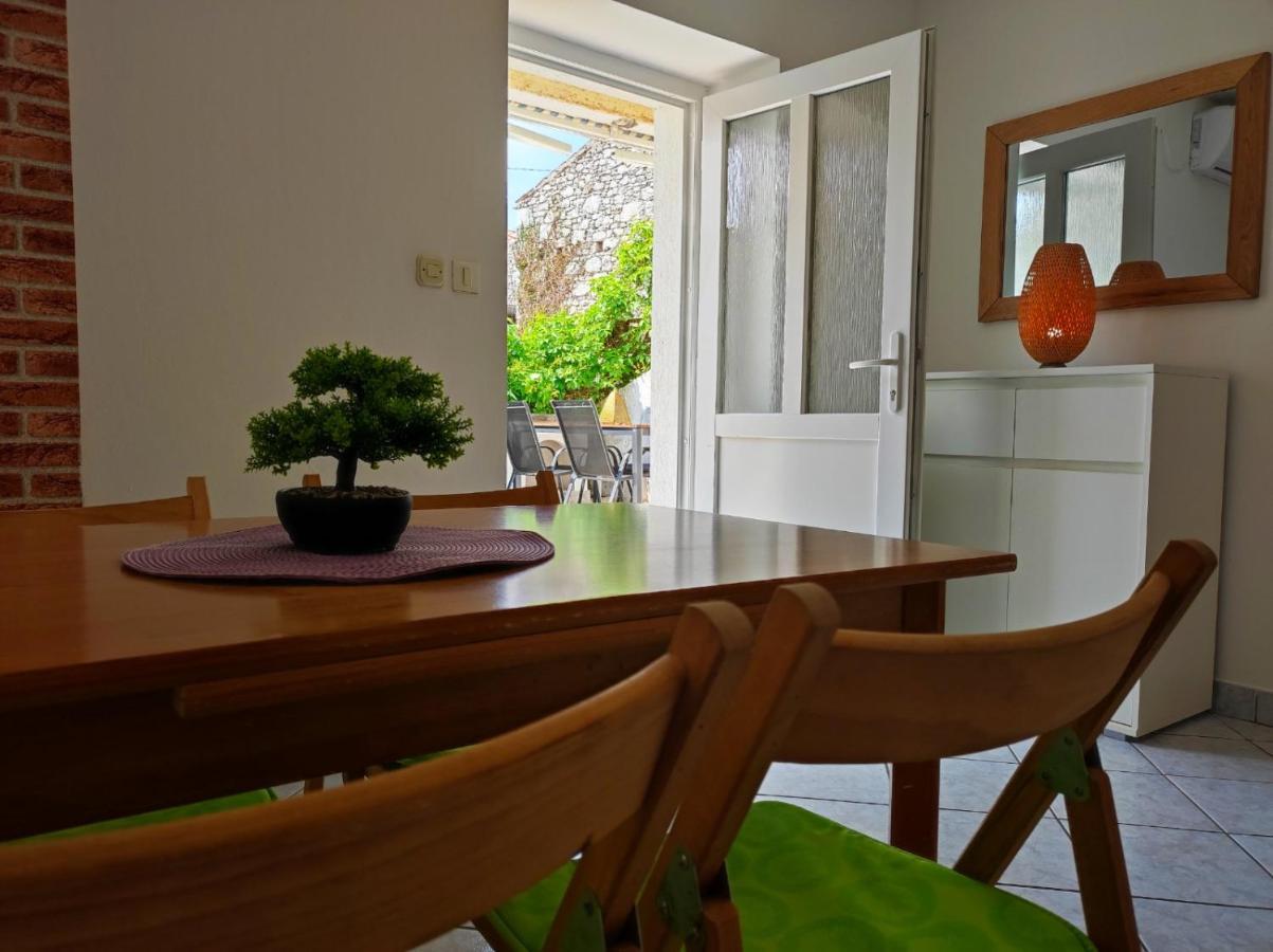 Apartment Rose Đảo Krk Ngoại thất bức ảnh