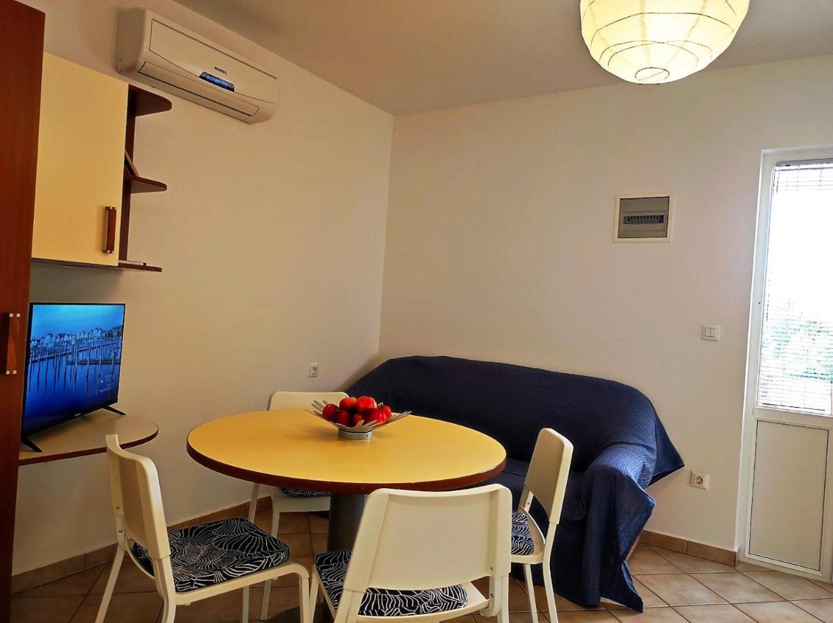 Apartment Rose Đảo Krk Ngoại thất bức ảnh