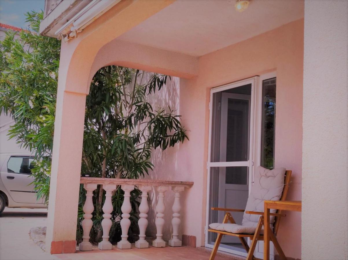 Apartment Rose Đảo Krk Ngoại thất bức ảnh