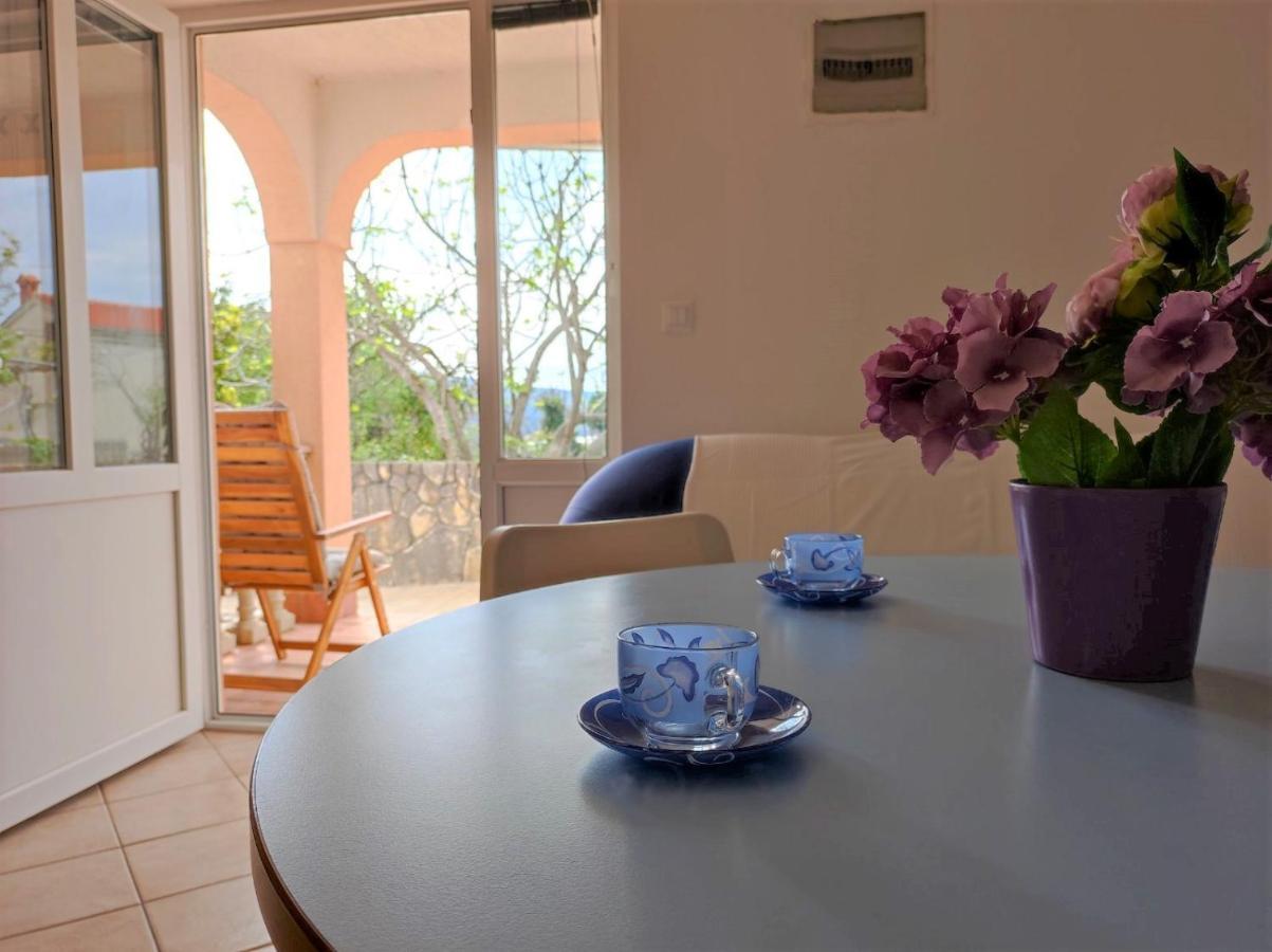 Apartment Rose Đảo Krk Ngoại thất bức ảnh