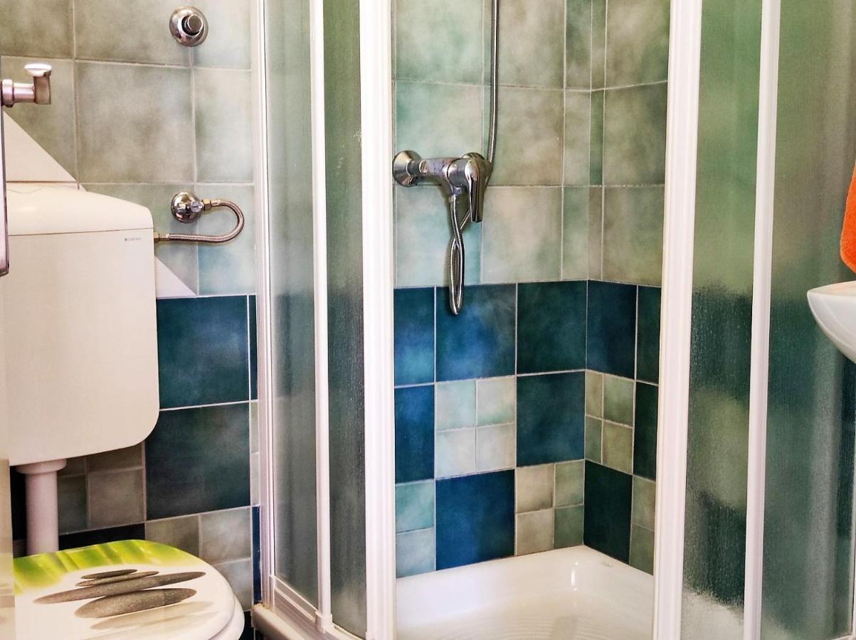 Apartment Rose Đảo Krk Ngoại thất bức ảnh